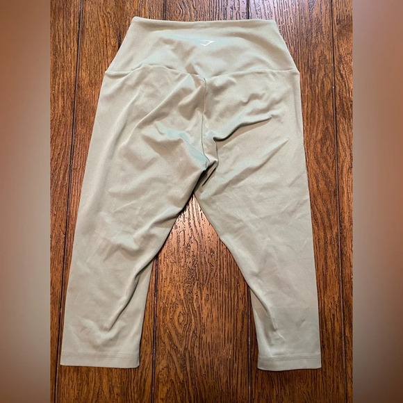 Gymshark Cropped Leggings Olive Green Size XS B15 - Picture 2 of 3